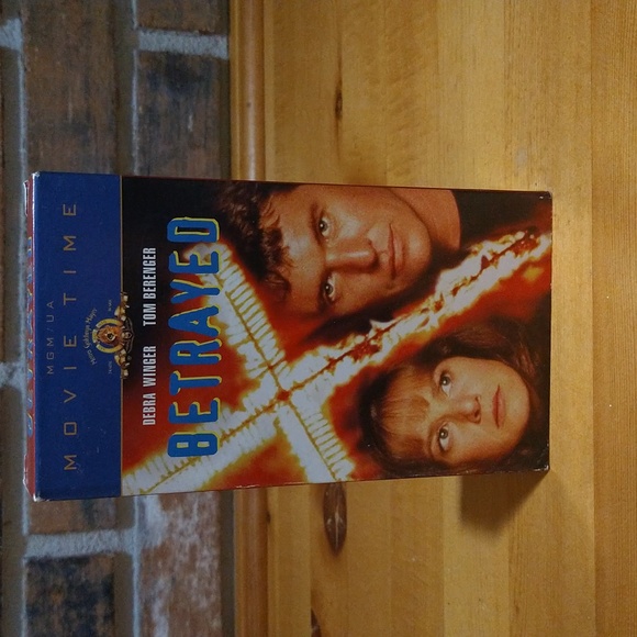 6/$15 Betrayed action thriller VHS tape - Picture 7 of 7
